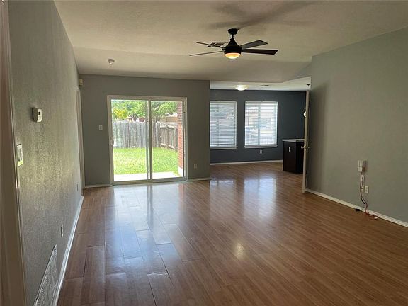 3rd image of 2501 Willow Way