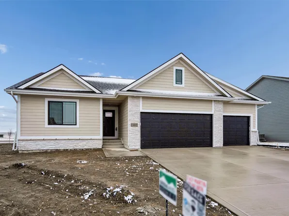1485 NW Bull Run Ct, Waukee, IA 50263