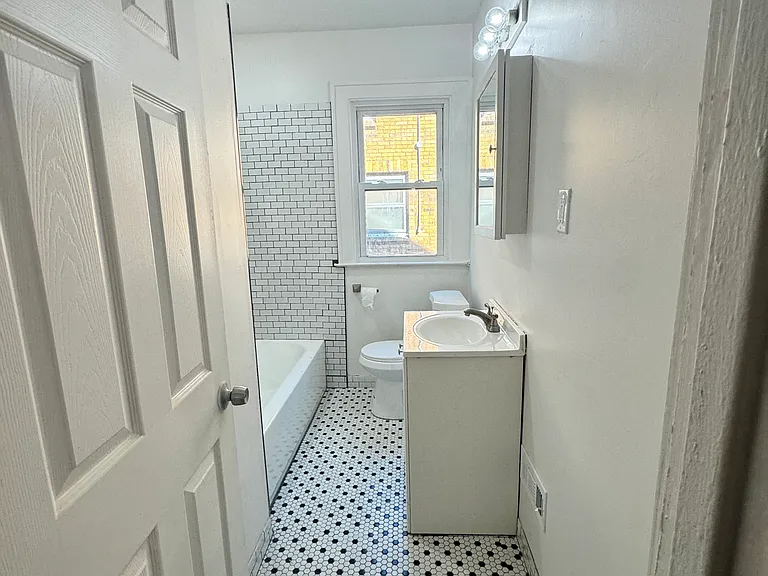 11043 Wilshire Dr — Photo 6