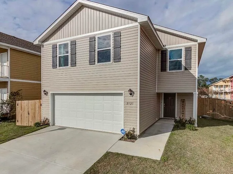 2521 Esplanade St — Photo 1