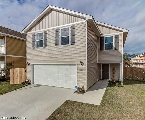 2521 Esplanade St Photo 1