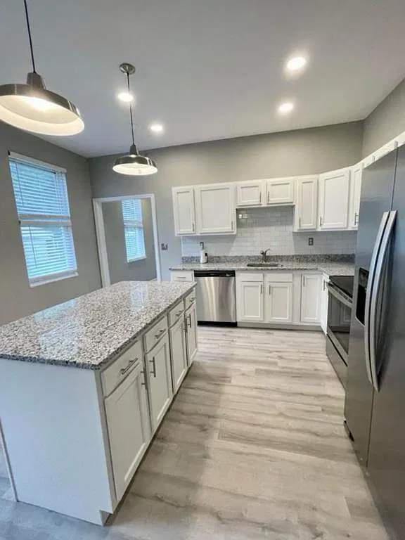 924 S Jackson St — Photo 1