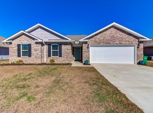 18 Whisperwood Ln, Ocean Springs, MS 39564