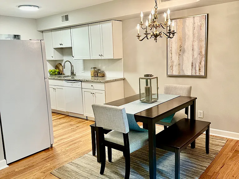 400 Queens Rd #B1 — Photo 3