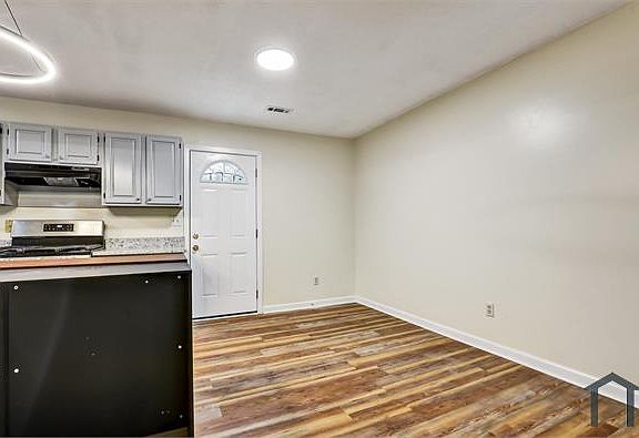 5th image of 6211 Ward Rd