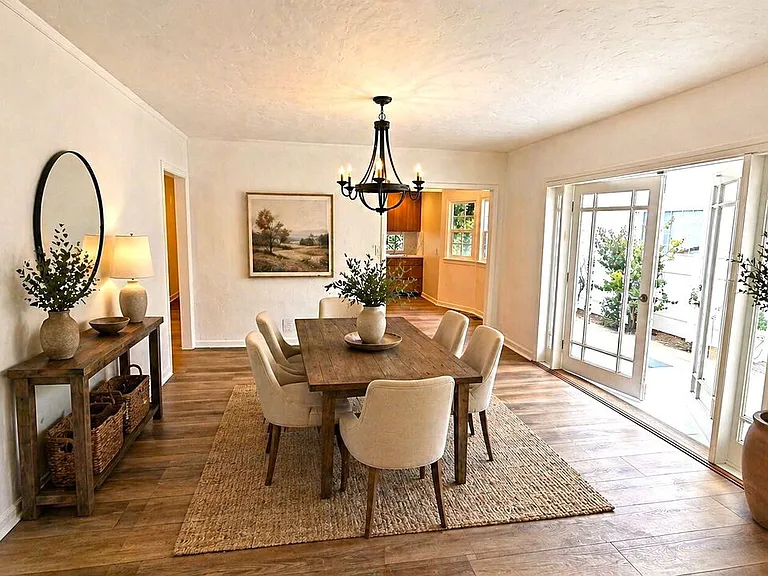 132 S La Peer Dr — Photo 6