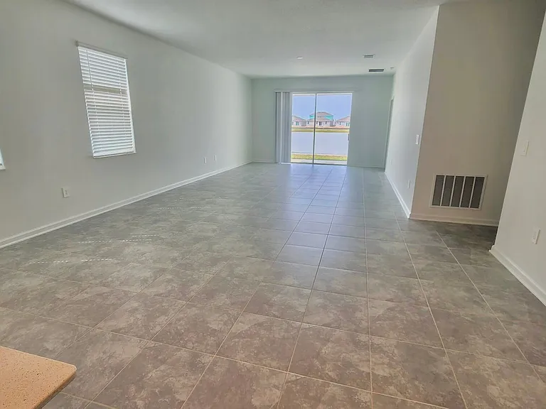 1430 Brentwood Dr — Photo 10