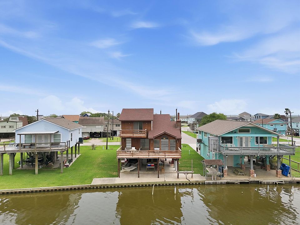 1st image of 215 Redfish Dr
