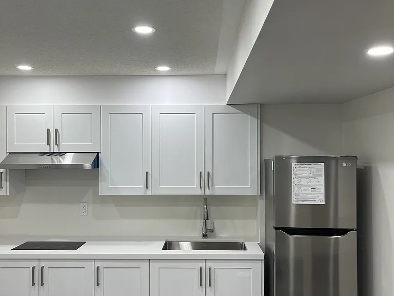 50 Bernadino St #BASEMENT — Photo 4
