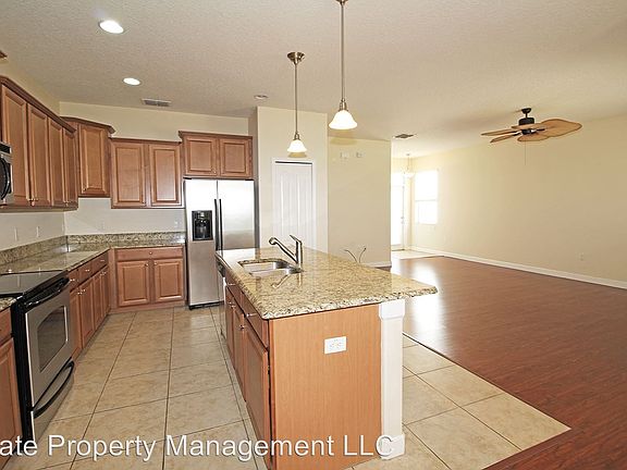 5th image of 723 Brookshire Dr