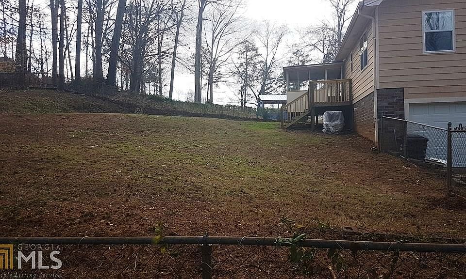 2nd image of 2871 Club Dr
