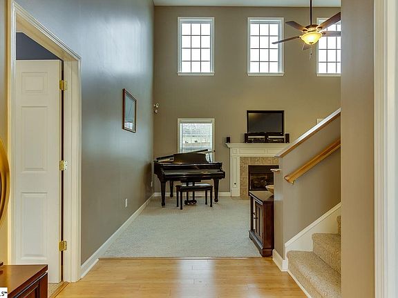 Front Entry Way