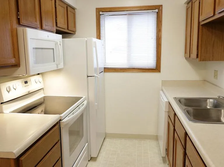 1027 H St #11 — Photo 3