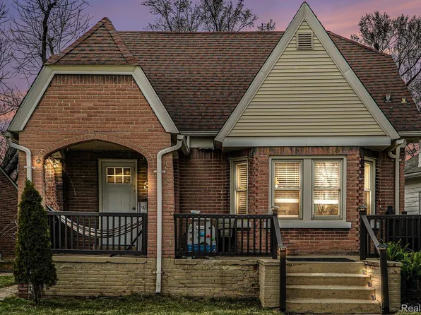 39 Neome Dr, Pontiac, MI 48341