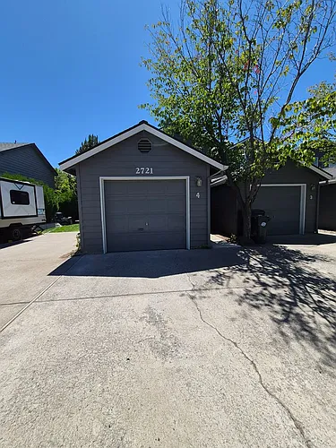 2721 NE Mesa Ct Photo 1