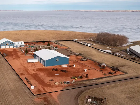 555 Beulah Bay Rd, Beulah, ND 58523