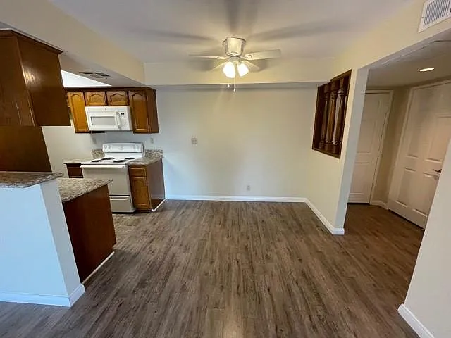 Dining/Entrance, Option 1