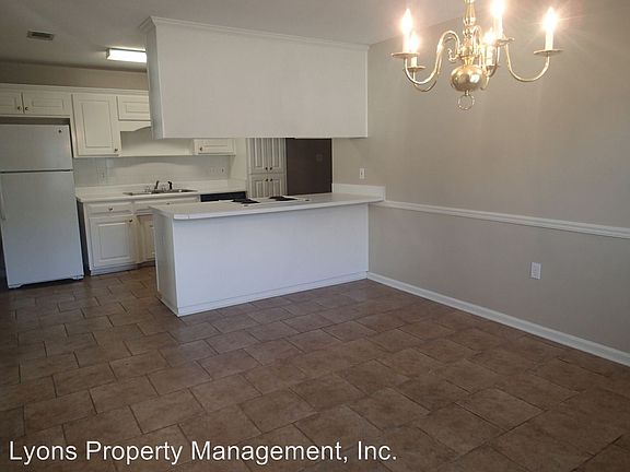 5th image of 632 Justin Dr