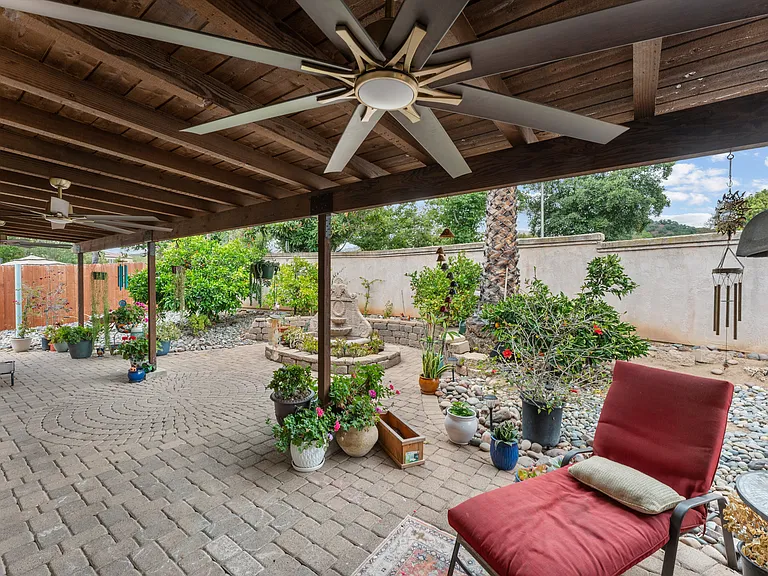 1326 Linsay Pl — Photo 22