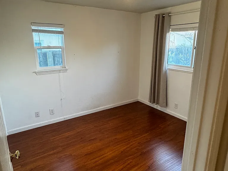 41685 Gifford St — Photo 12