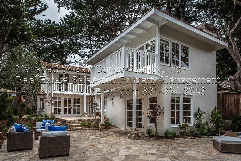 Beautiful, Remodeled Home in Carmel Point — Photo 3