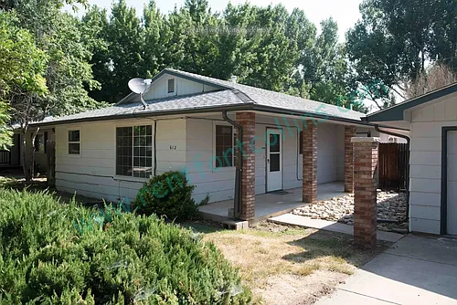 612 Irish Dr Photo 1