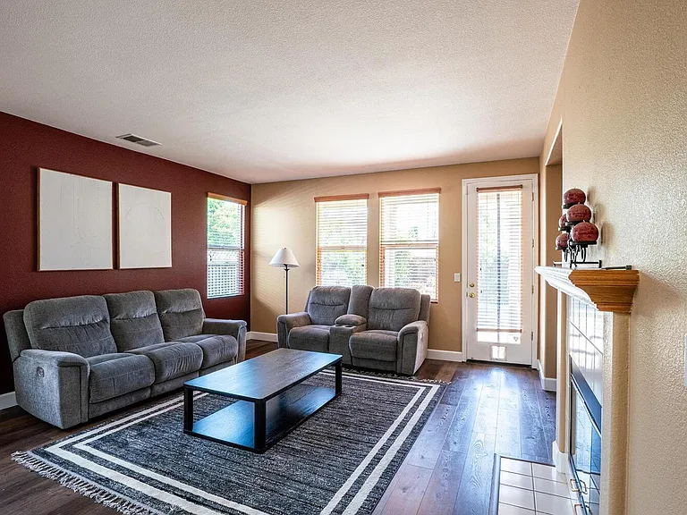 820 Ben Ingram Ln — Photo 16