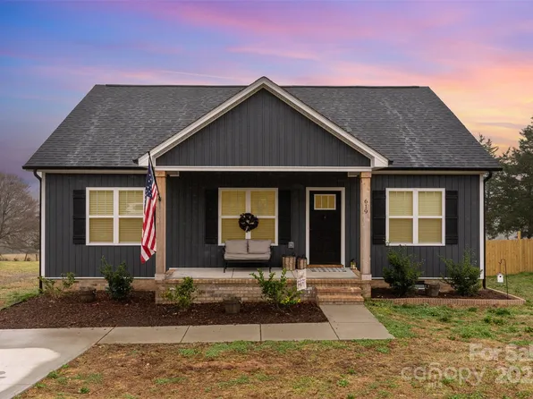 619 N Skyland Dr, Mount Pleasant, NC 28124