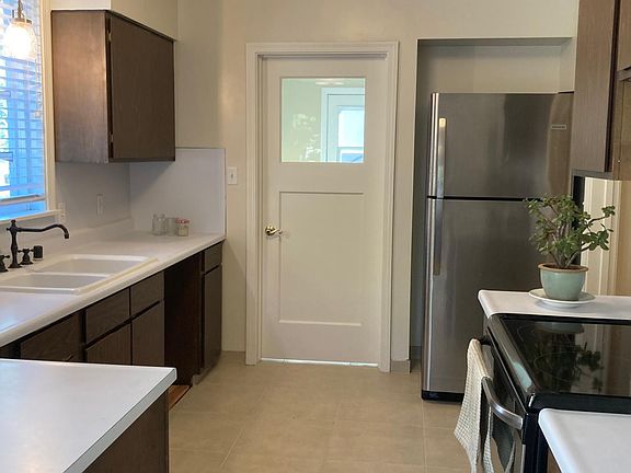 5th image of 1300 Marian Way