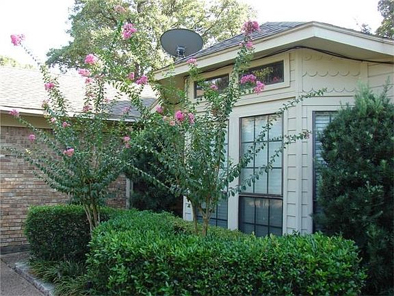 2nd image of 709 Enfield Dr