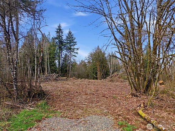 2nd image of 210 Vermillion Road