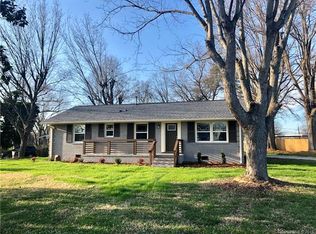 2201 English Dr, Charlotte, NC 28216