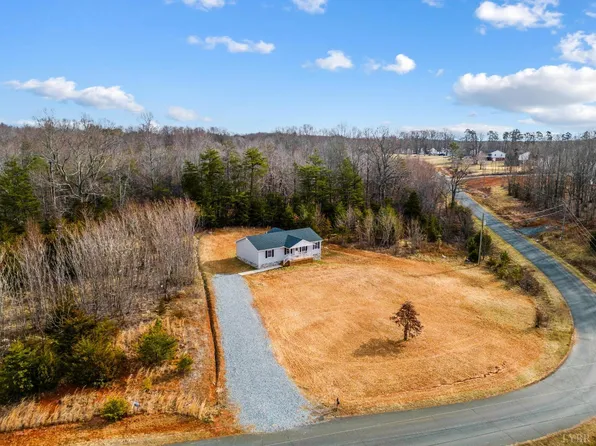 596 Soybean Dr, Appomattox, VA 24522
