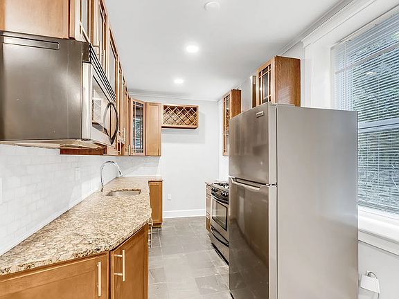 2nd image of 6602 Lincoln Dr