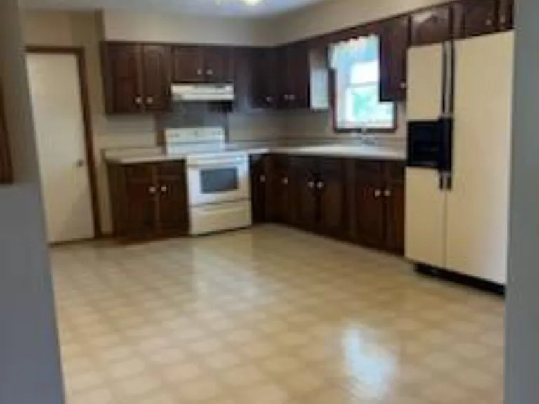 9238 Fairmount Rd SE — Photo 6