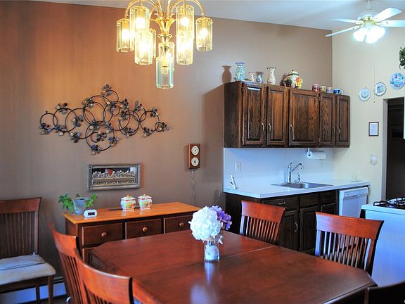 3rd image of 10 Ivy St APT 6B