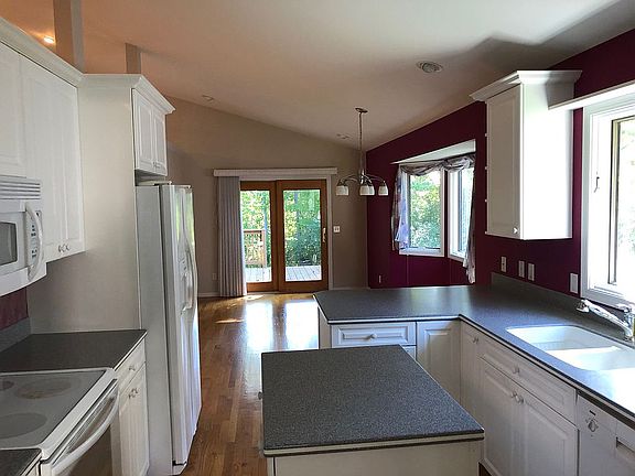 Kitchen with center island