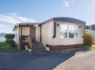 955 NE Mill St #E-15, Waldport, OR 97394