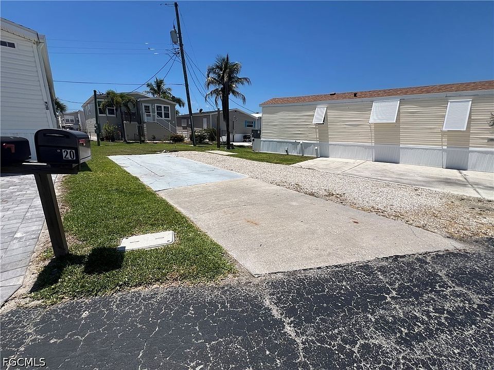 1st image of 20 Helen Ln