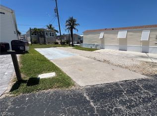 20 Helen Ln, Fort Myers Beach, FL 33931