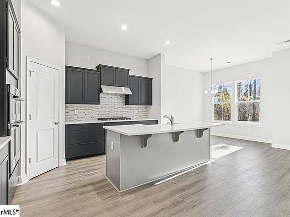 3rd image of 811 Glendon St Lot 309