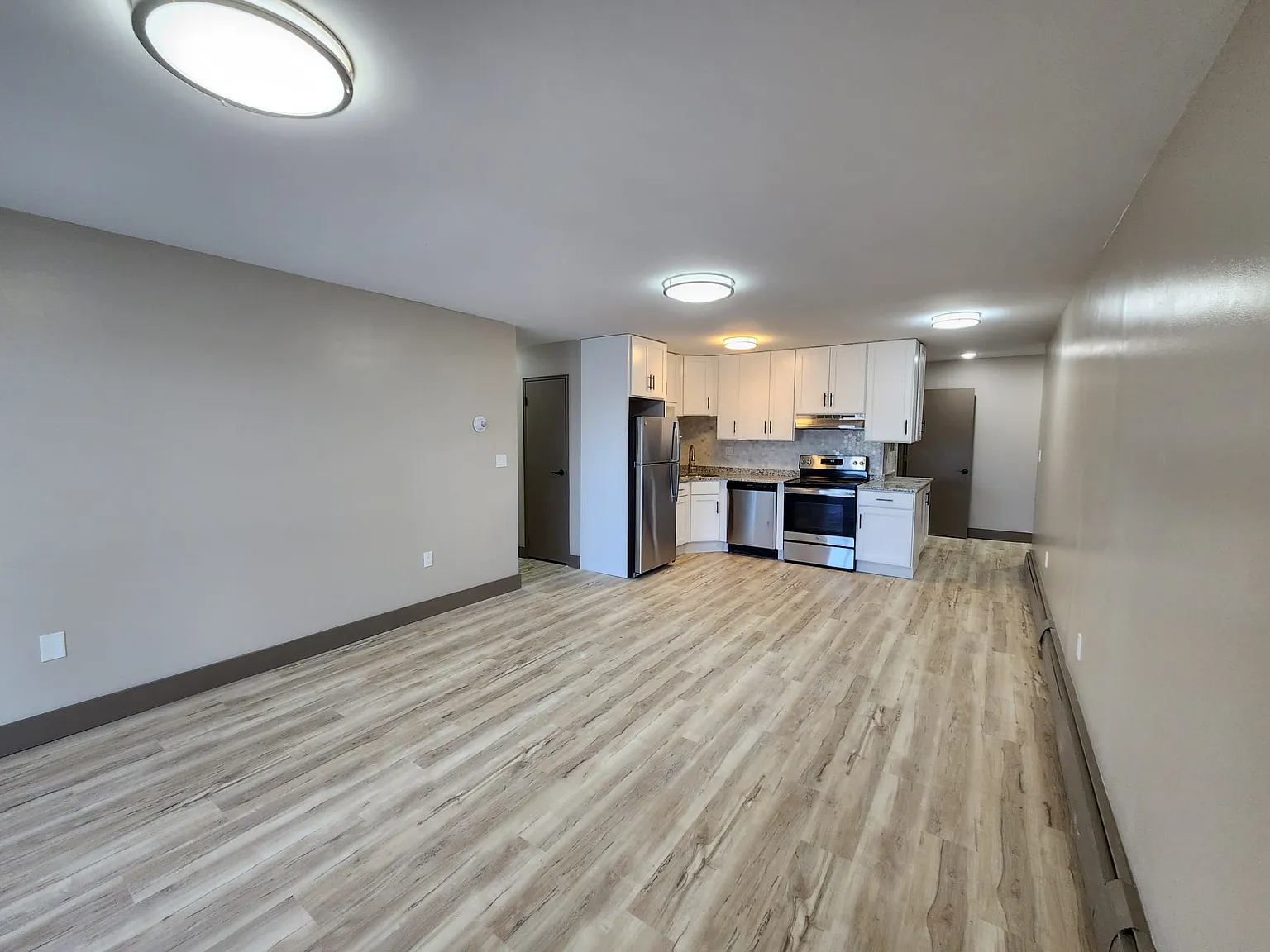 353 Schraffts Dr — Photo 4