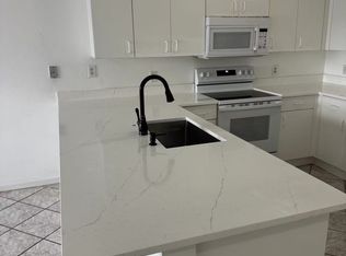 530 SE 6th Ave, Cape Coral, FL 33990