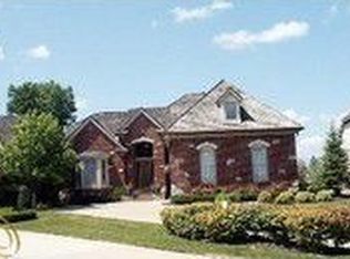 5130 Newport Ct, Oakland Twp, MI 48306