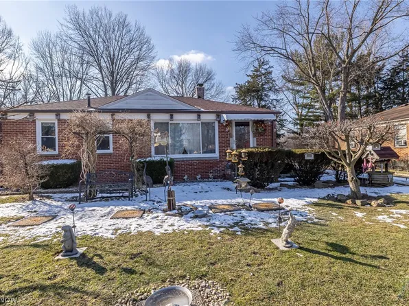 37891 Lake Dr, Avon, OH 44011