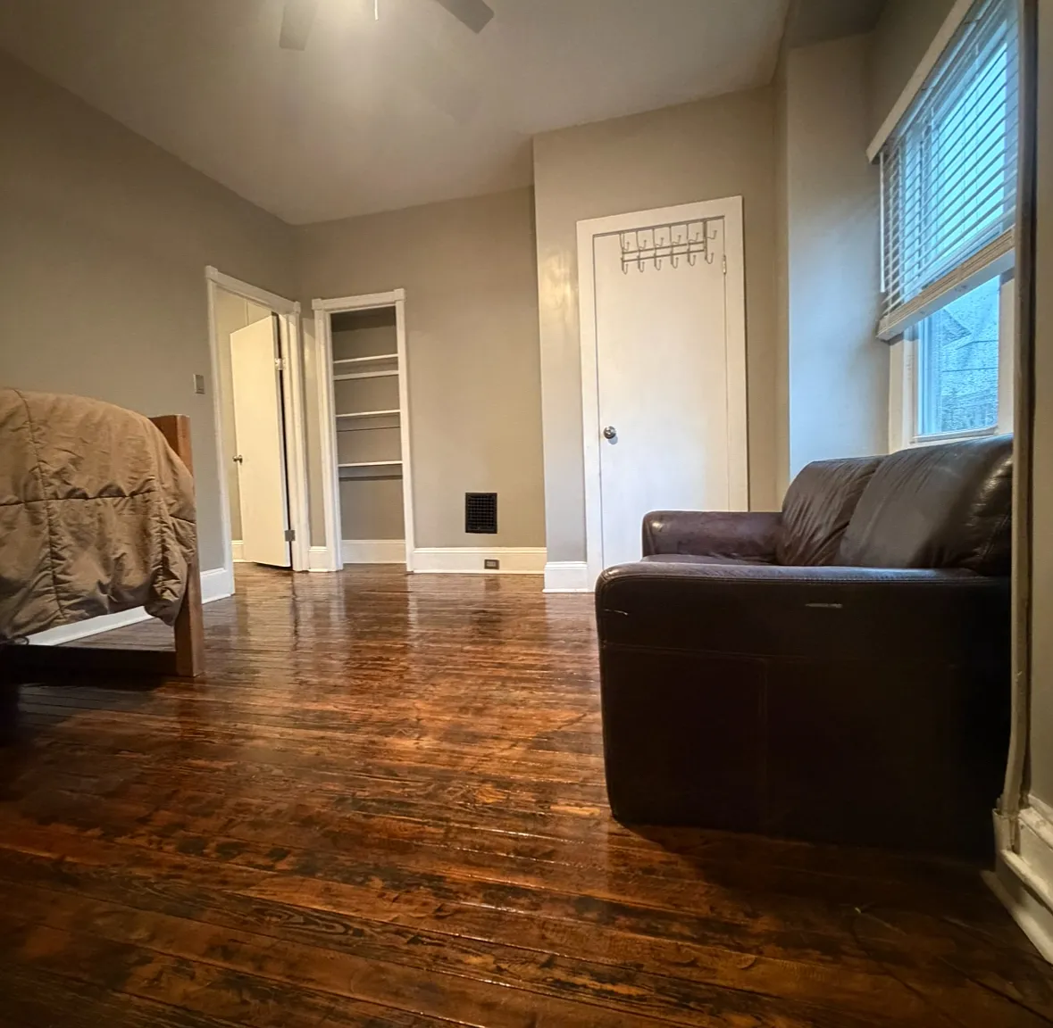 1 bed, 500 sqft, $1,200 — Photo 2
