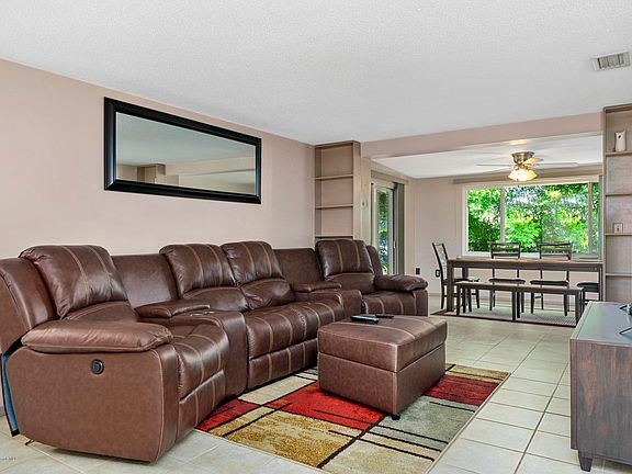 5th image of 8302 Mill Creek Ln