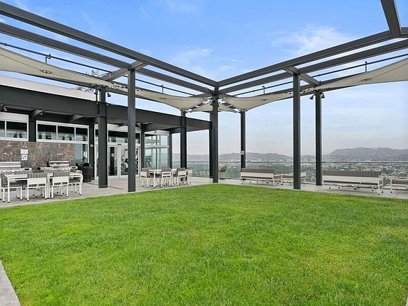 4th image of 3810 Wilshire Blvd APT 1204
