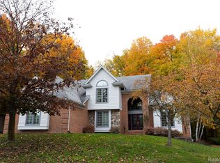 27190 Pembridge Ln, Farmington Hills, MI