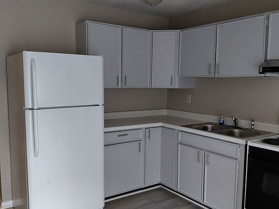 4th image of 233 N 12th St #233